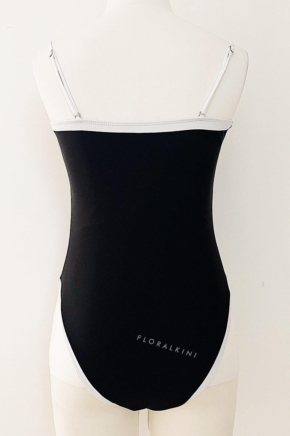 Bañador de una pieza de talle alto con ribetes en bloques de color contrastantes - Negro