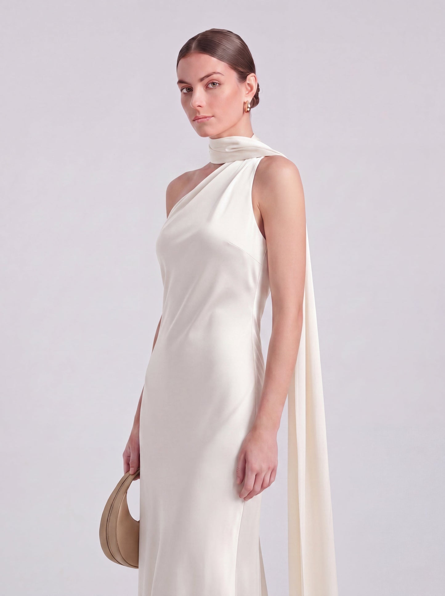 VESTIDO ASIMÉTRICO SATINADO