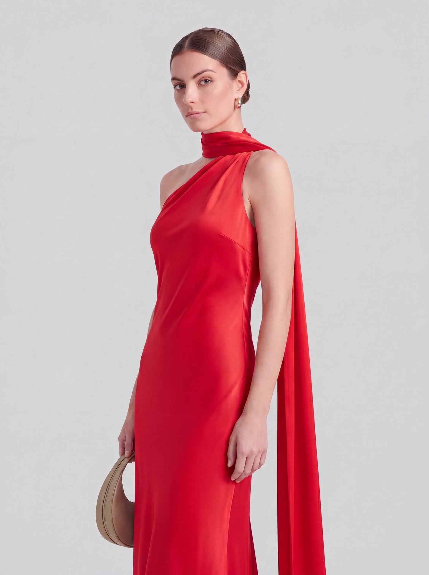VESTIDO ASIMÉTRICO SATINADO