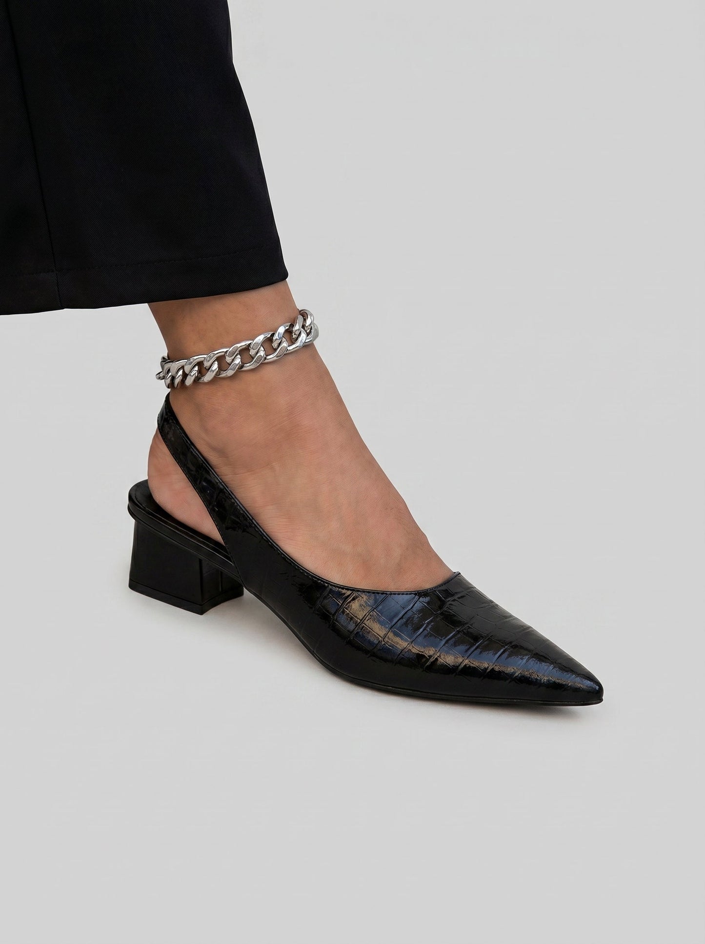 ZAPATO DESTALONADO EFECTO COCODRILO
