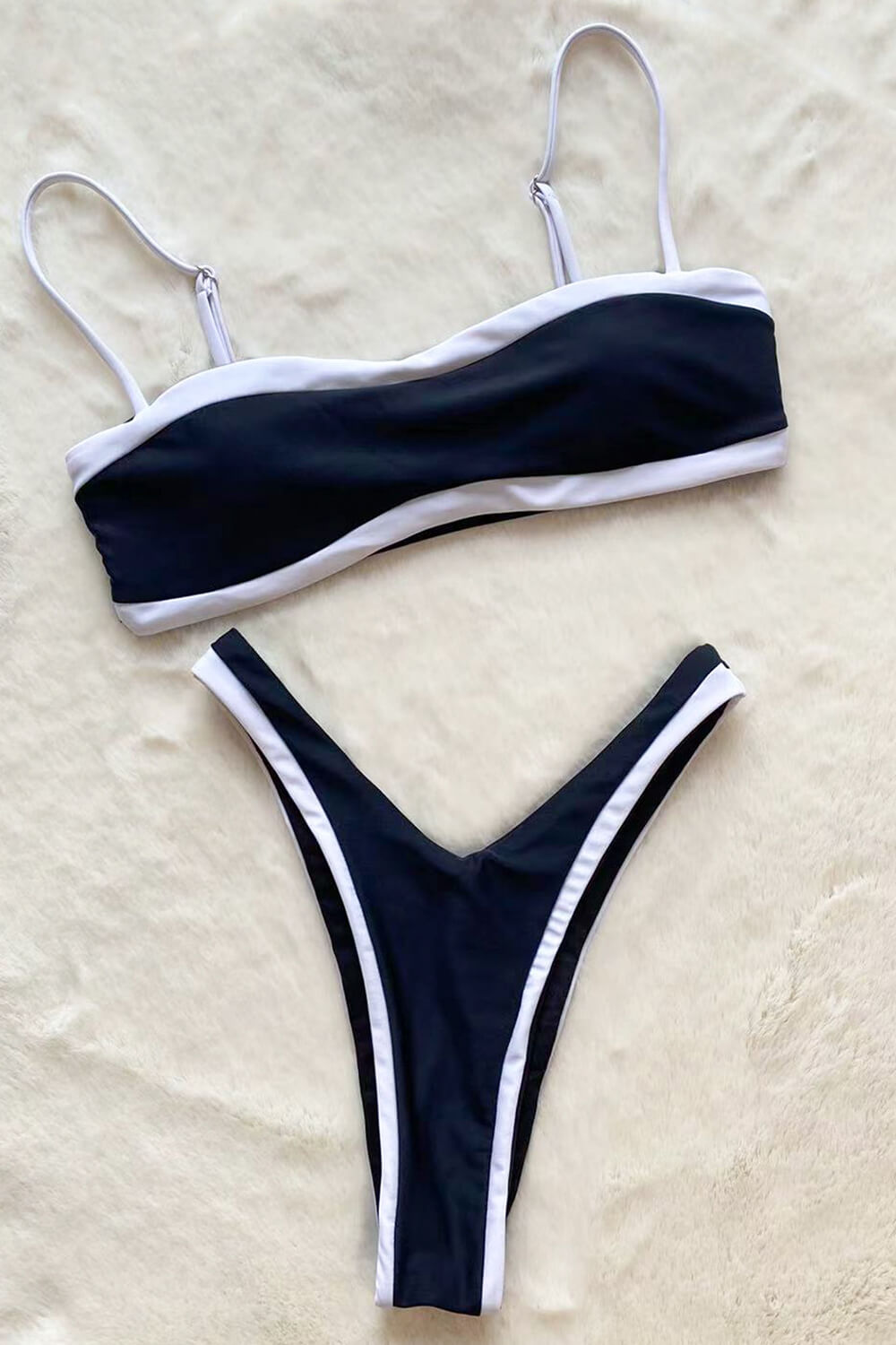 Conjunto de bikini de tirantes finos con corte en la entrepierna y ribetes en contraste - Blanco y negro